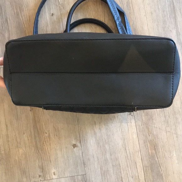 Black Faux purse With gold zipper - Picture 4 of 7